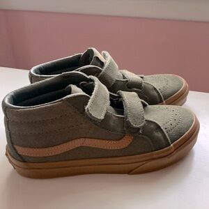 Vans Kids size 2 Sk8-mid Reissue V